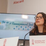 La vicepresidenta del Consell, Aitana Mas, durante la rueda de prensa posterior a la sesión plenaria semanal que han mantenido este viernes en Alicante