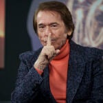 De sus 79 años de vida, Raphael lleva 60 sobre los escenarios