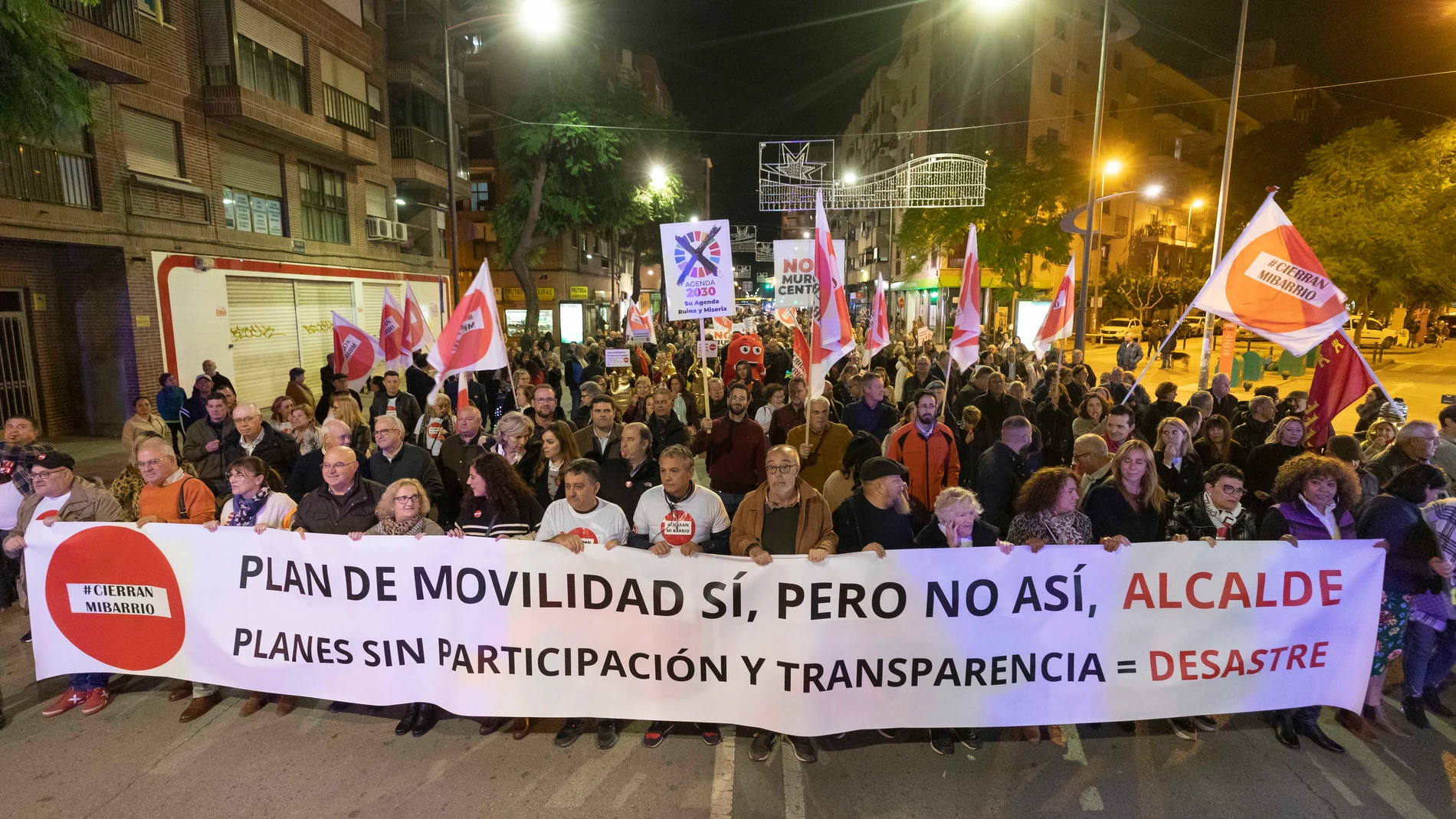 Unas dos mil personas se han manifestado contra el plan de movilidad urbana