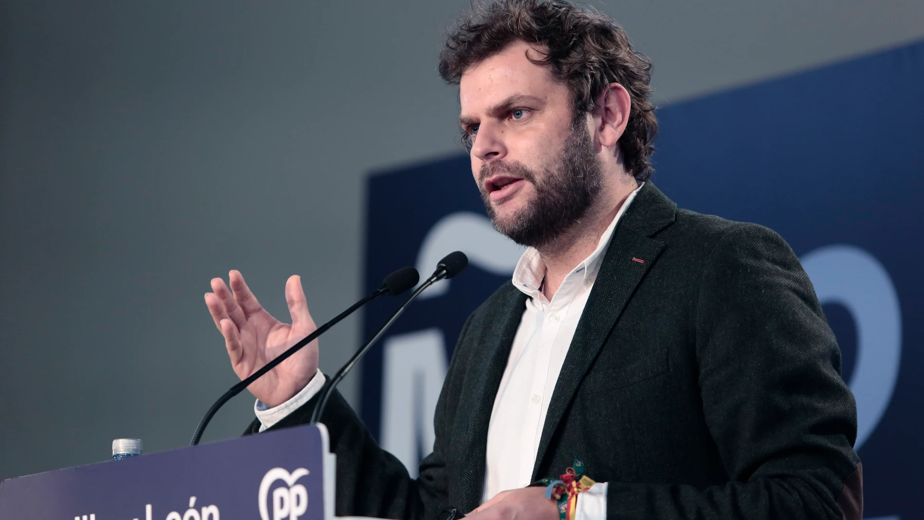 El presidente del PP leonés, Javier Santiago Vélez