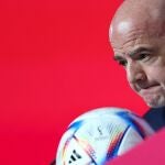 El presidente de la FIFA Gianni Infantino en la polémica rueda de prensa antes de la inauguración del mundial de Qatar