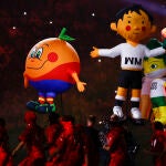 Fotografía de Naranjito, la mascota del Mundial España 1982, en un desfile parte de la inauguración del Mundial de Fútbol Qatar 2022 hoy, en el estadio Al Bait en Al Khor (Catar). El mundial se realiza del 20 de noviembre al 18 de diciembre de 2022. EFE/ Rodrigo Jiménez