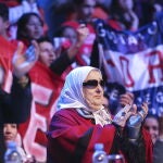 Fotografía de archivo fechada el 12 de agosto de 2022, que muestra a la presidenta de la agrupación de las Madres de Plaza de Mayo, Hebe Bonafini, durante una manifestación en el "Luna Park" de Buenos Aires