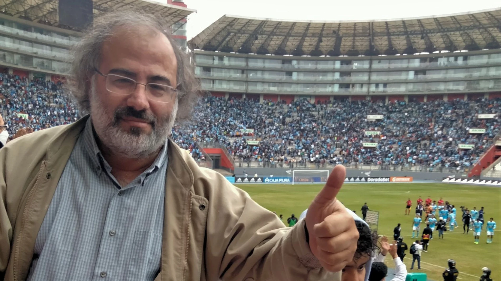 Alencart en el Estadio Nacional de Lima