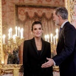 El Rey Felipe VI y la Reina Letizia reciben en audiencia a los participantes en la 68º sesión anual de la Asamblea Parlamentaria de la OTAN, en el Palacio Real.