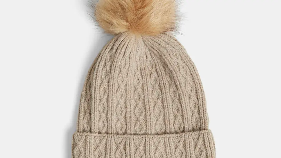 Gorro de mujer de punto, de Vila