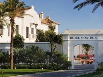 Entrada a la exclusiva Finca Cortesín. Entrada a la exclusiva Finca Cortesín.