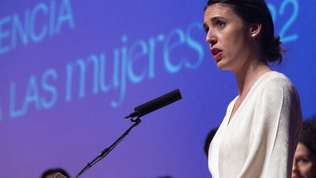 La ministra de Igualdad, Irene Montero, interviene durante la entrega de reconocimientos con motivo del 25N