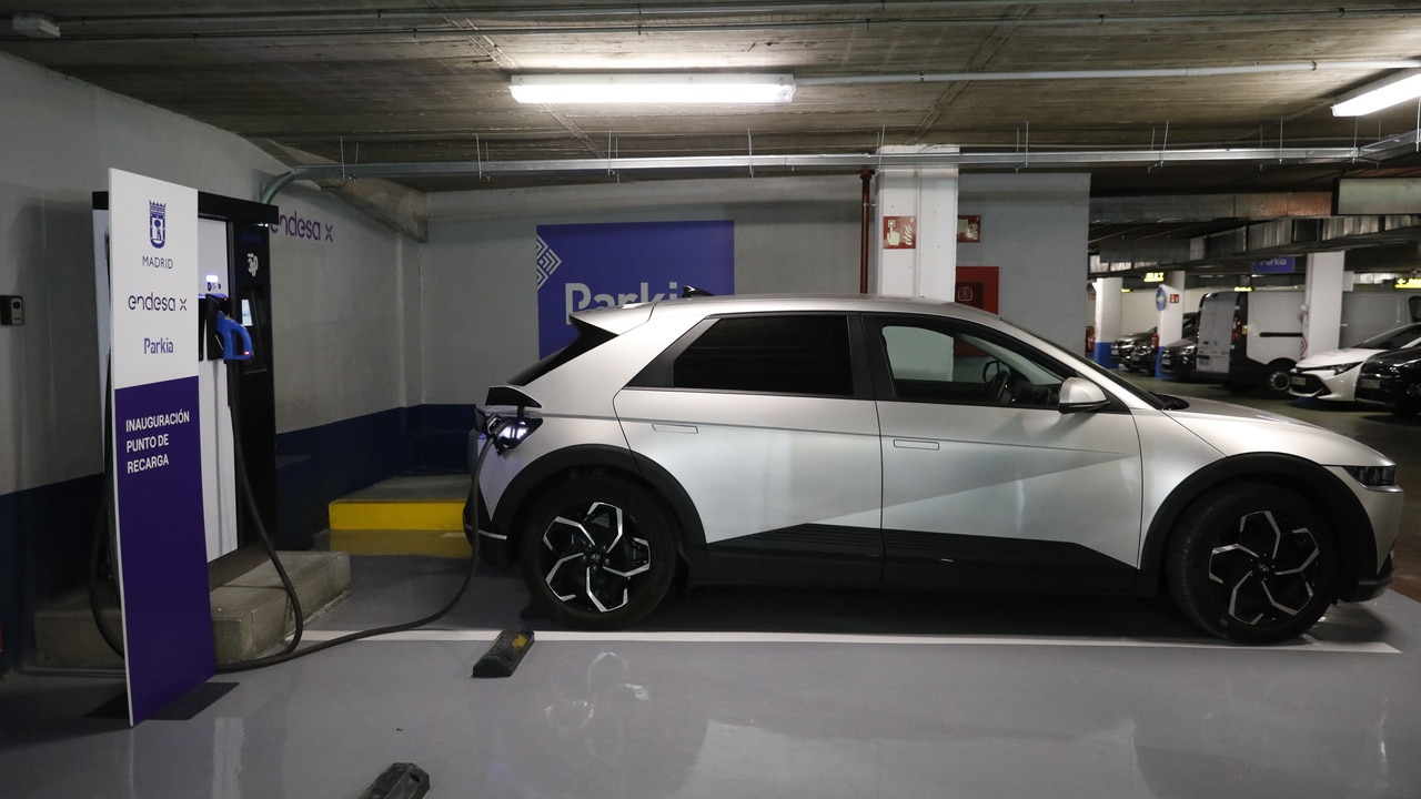 Aumentan los puntos de recarga para coches eléctricos, pero aún hay más de 14.000 que no funcionan
