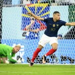 Mbappé hizo los dos goles de Francia en el partido contra el Dinamarca (2-1) del Mundial de Qatar