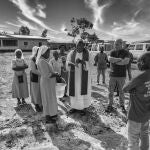 Rubare (Congo) fábrica Proyecto Rubare y Kivu Jambo. El párroco y las hermanas de San José bendicen la puesta en marcha de la harinera en el Centro de Desarrollo