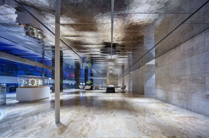 Así es el impresionante portal de entrada al edificio Lagasca 99.