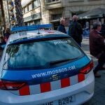 Un coche de Policía en el centro de Barcelona. Lorena Sopêna / Europa Press