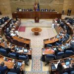 La Asamblea de Madrid, en Vallecas, ha extremado sus controles de acceso como medida preventiva