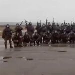 Imagen del supuesto grupo de hooligans que está recibiendo formación militar para incorporarse a filas
