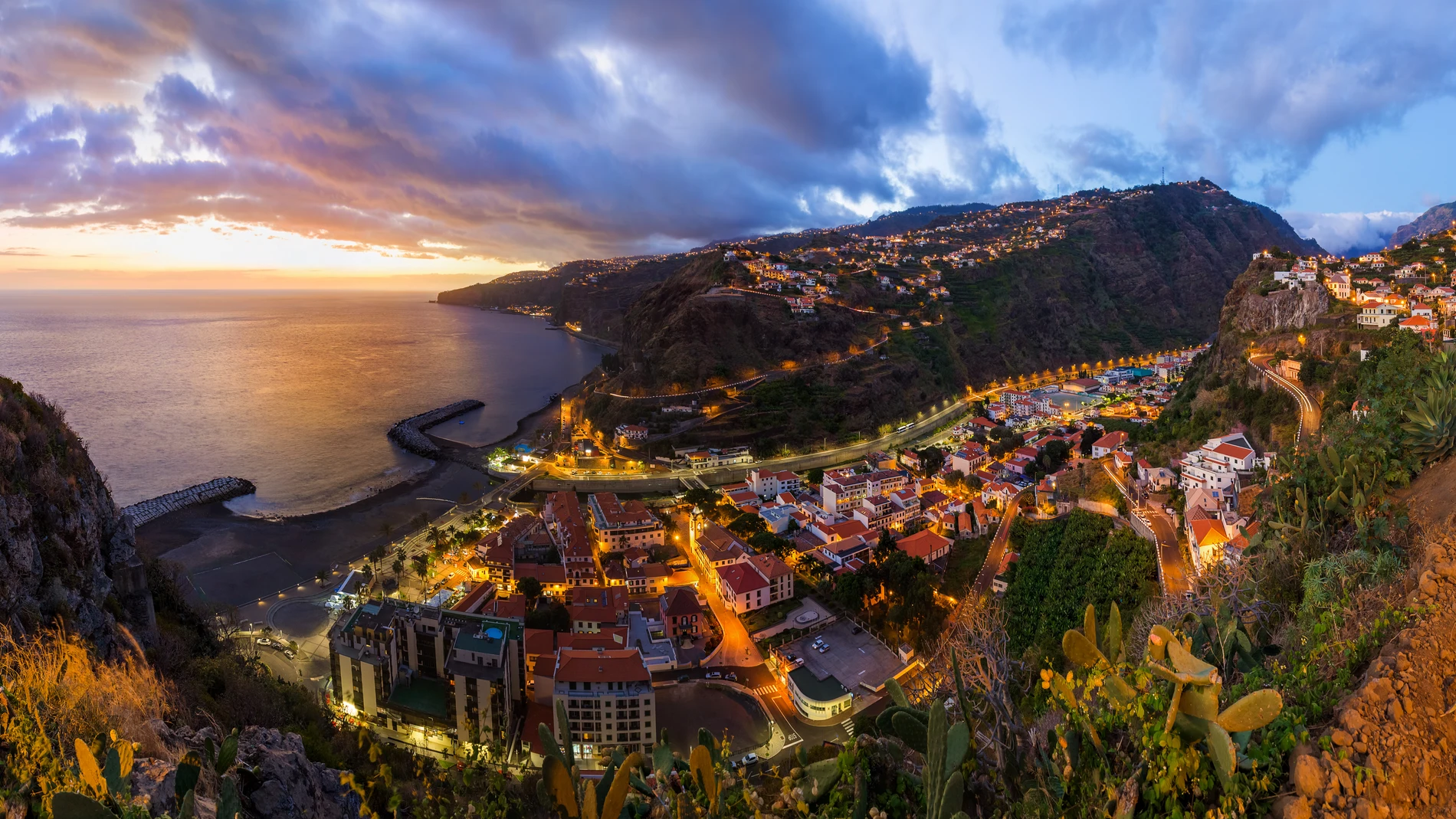 La isla combina naturaleza con coquetos pueblos de gran belleza