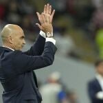 Roberto Martinez aplaude hoy en su partido ante Croacia