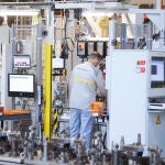 Detalle de un trabajador de la fábrica de Renault