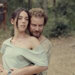Vicky Luengo y Pol López en "Suro"