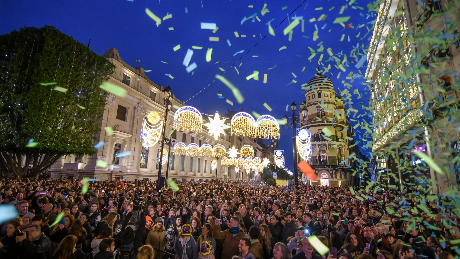 La iluminación navideña de Sevilla. EFE/ Raúl Caro