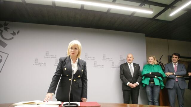 Leticia García jura el cargo como nueva delegada de la Junta en Zamora, en presencia de los consejeros Carnero, Blanco y Suárez-Quiñones
