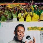 La afición de Brasil se acordó de Pelé en el partido ante Corea del Sur
