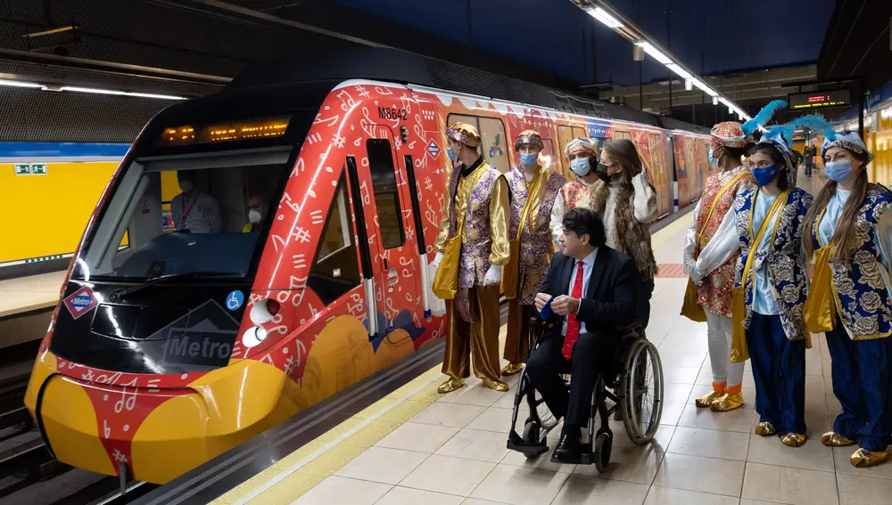 La Comunidad de Madrid presenta el Tren de la Navidad