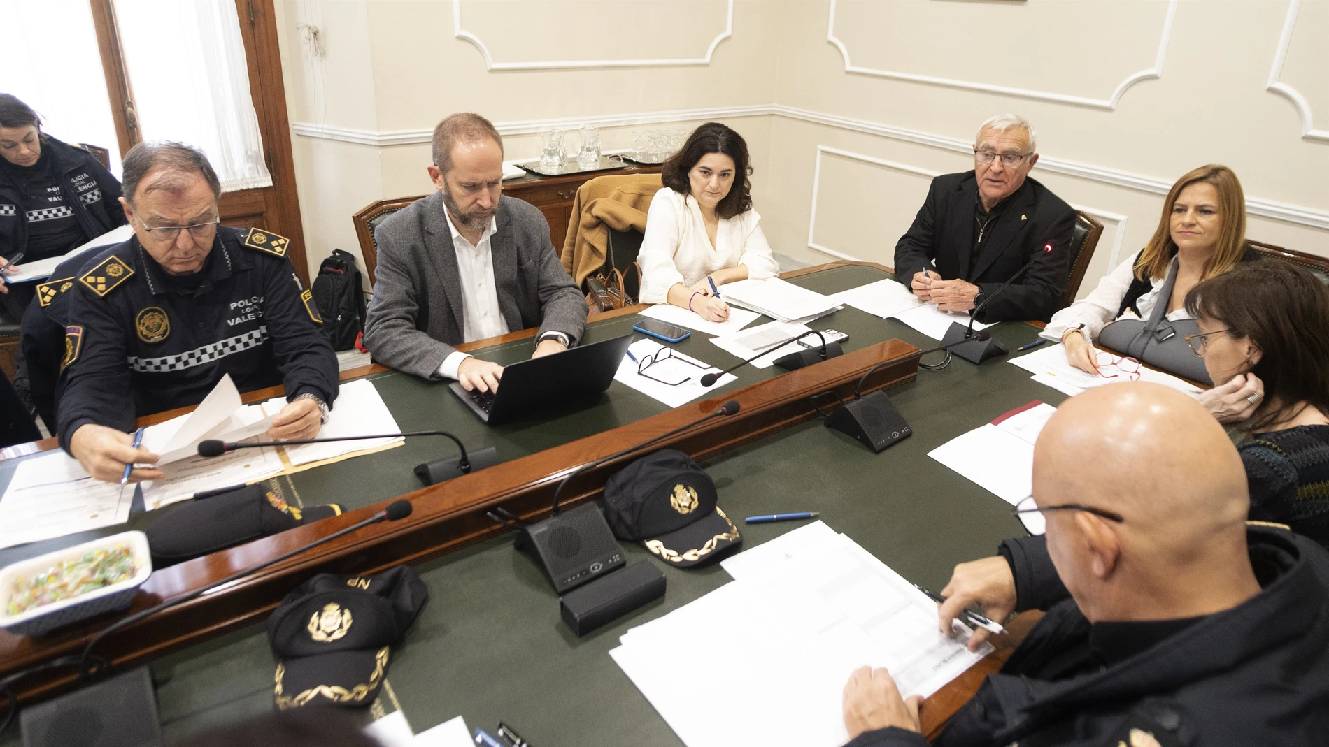Junta local de seguridad en el Ayuntamiento de Valencia