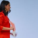 La líder de Ciudadanos, Inés Arrimadas, ha advertido este lunes a su portavoz, Edmundo Bal, que si no retira su candidatura a liderar el partido, ella encabezará una lista alternativa