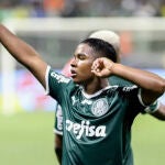Endrick celebra un gol con el Palmeiras