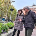 La concejala de Medio Ambiente, Parques y Jardines, Miryam Rodríguez, destaca que tras el éxito de aceptación el año pasado, se extiende la decoración ornamental más allá del centro de la ciudad,