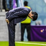 El seleccionador de Japón dando las gracias