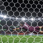 El penalti de Sarabia golpeó en el poste izquierdo de la portería de Bono