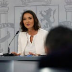 La ministra de Comercio, Turismo e Industria, Reyes Maroto durante la rueda de prensa tras el Consejo de Ministros este lunes en La Moncloa