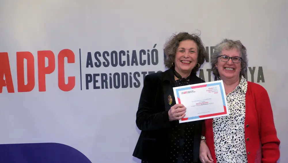 Acte lliurament dels Premis de Comunicació no sexista i Premi Margarita Rivière. Reconeixement a: WEB ELLA Y EL ABANICO: web que sinicia lany 2012 amb Montse Roura. LAssociació de Dones Periodistes de Catalunya també celebra el seu 30è aniversari , el 30 de novembre, 2022, a la seu de La CIBA Sta Coloma. Barcelona. FOTO: Rosmi Duaso