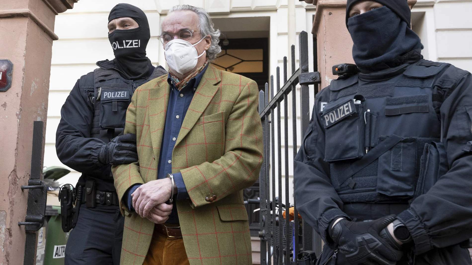 La policía detiene a Heinrich XIII Prince Reuss, en Francfort