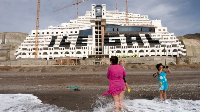 Fotografía de archivo del hotel Algarrobico en Carboneras