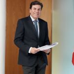 El portavoz Carlos Fernández Carriedo, comparece en rueda de prensa posterior al Consejo de Gobierno
