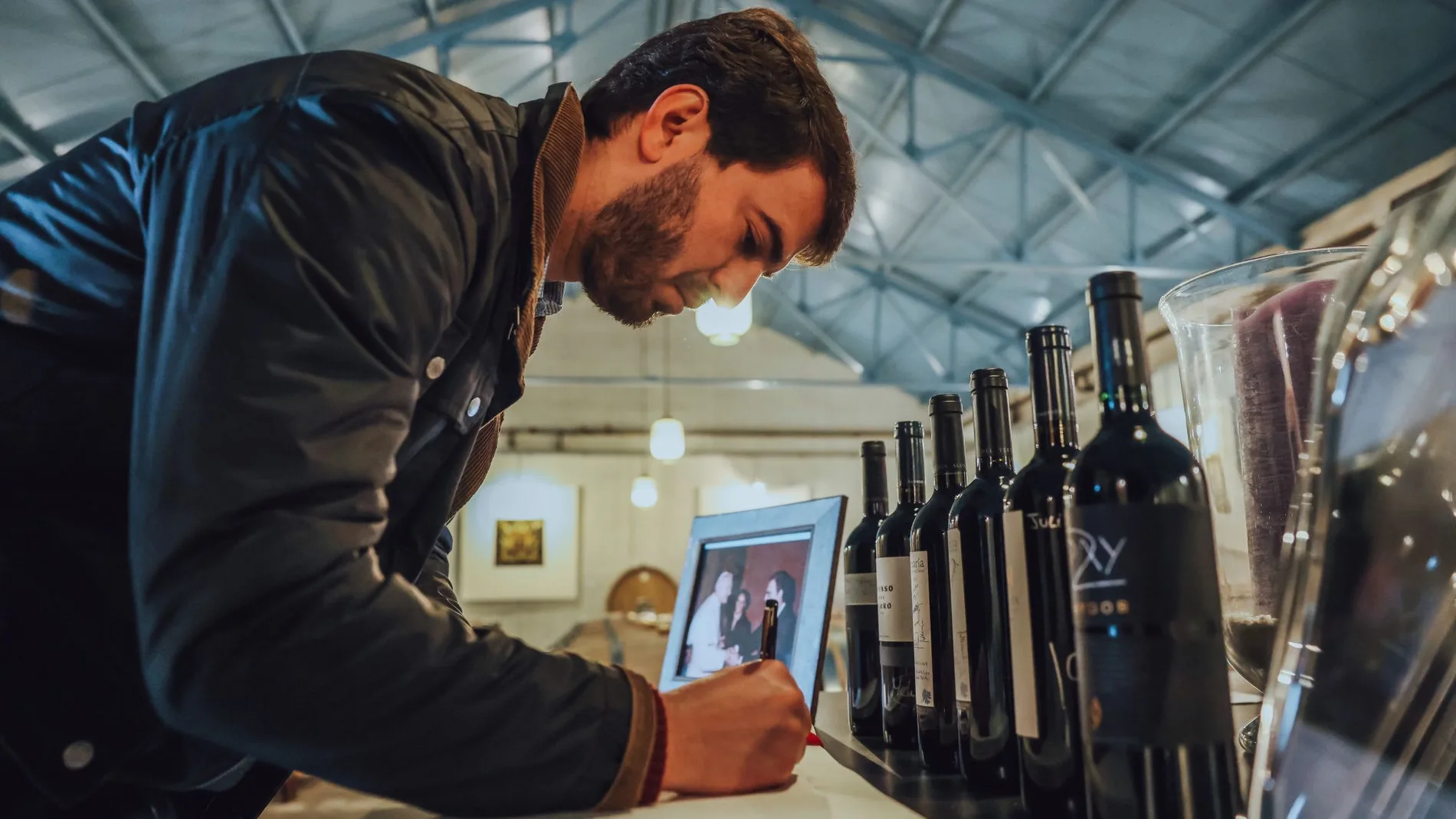 García-Gallardo durante su encuentro con distintos representantes de las bodegas acogidas a la Denominación de Origen Ribera del Duero