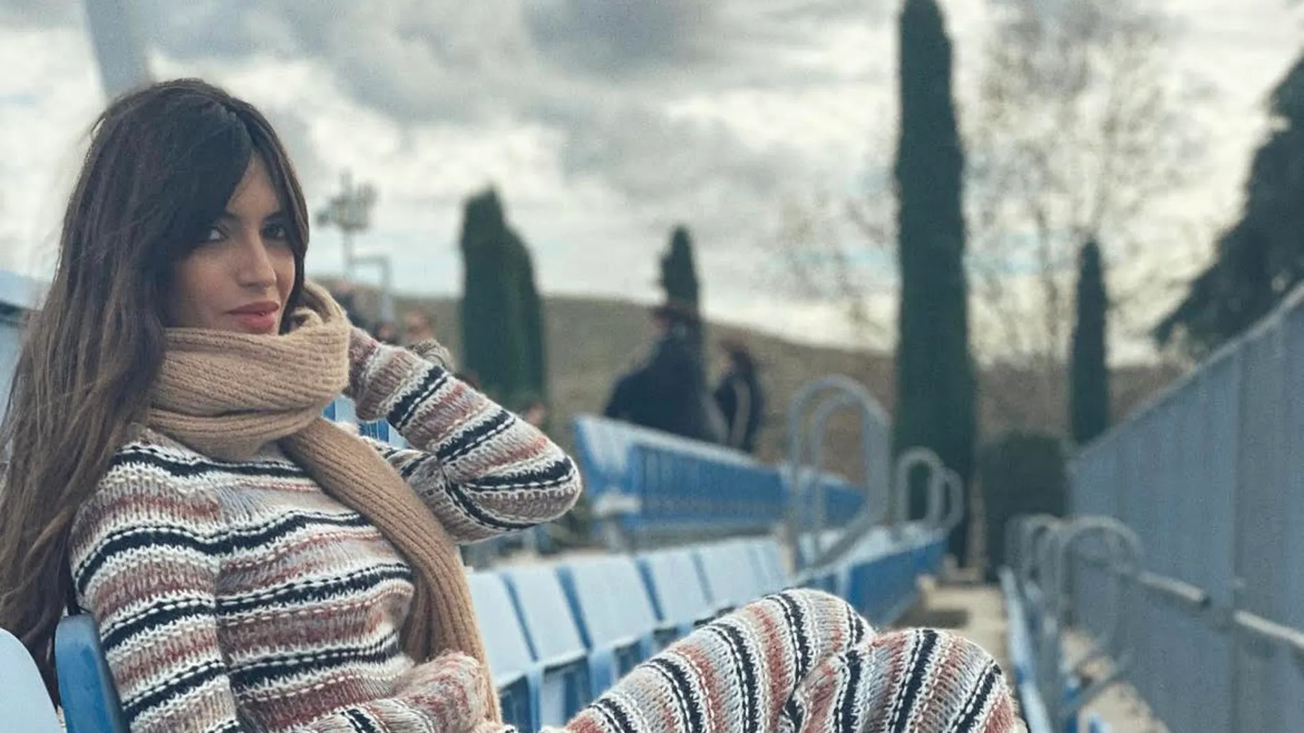 Sara Carbonero en un tarde de fútbol con su hijo.