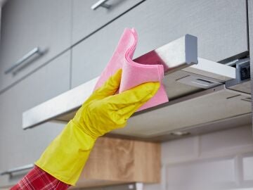 La limpieza del hogar supone una tarea tediosa y -en general- nada gratificante. Por eso tratamos de mantener unos m&iacute;nimos&hellip; pero sin pasarnos | Fuente: Dreamstime