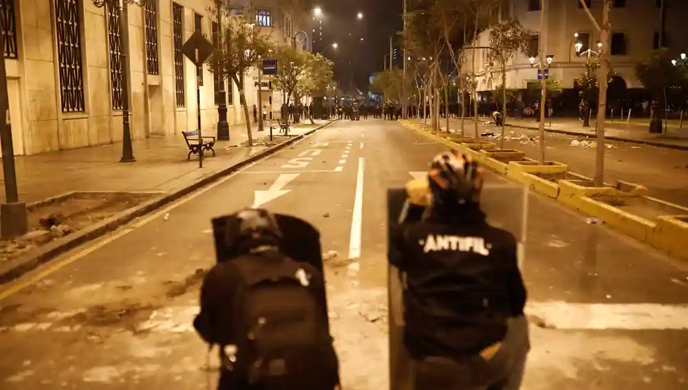 Las protestas violentas no cesan en Perú: al menos siete muertos y dos menores de edad