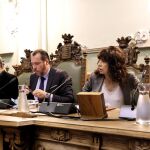 Óscar Puente preside el Pleno de Presupuestos en Valladolid junto a los concejales Saravia y Redondo