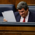El ministro de Inclusión, Seguridad Social y Migraciones, José Luis Escrivá, durante la sesión de control del Gobierno