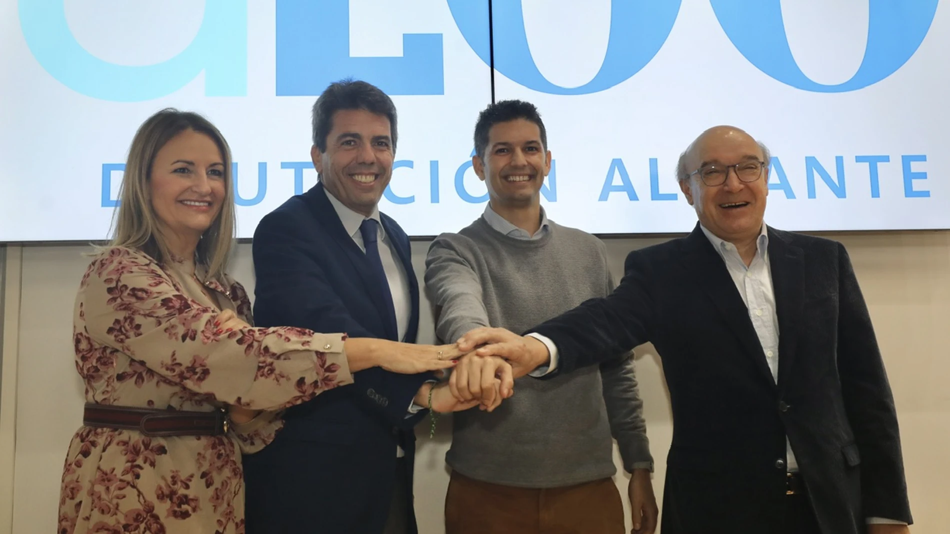 De izda. a dcha. Nuria Montes, Carlos Mazón, Fede Fuster y Toni Mayor