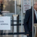 El exresponsable de las finanzas del PSPV-PSOE Pepe Cataluña a su llegada a la Ciudad de la Justicia de Valencia para declarar por el "caso Azud"