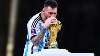 Messi pudo besar esta noche el trofeo Jules Rimet y celebrar al fin su primer Mundial de fútbol. Tom Weller/dpa Messi pudo besar esta noche el trofeo Jules Rimet y celebrar al fin su primer Mundial de fútbol. Tom Weller/dpa