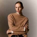 El jersey de canalé que necesitas en todos tus looks de invierno