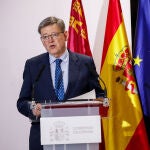 El presidente de la Generalitat Valenciana, Ximo Puig, interviene en la inauguración de la línea de AVE Madrid-Murcia, en la estación Murcia del Carmen