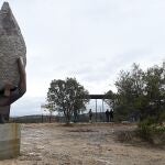 Inauguración de la escultura que identifica el yacimiento arqueológico de La Revilleja de Valparaíso en la localidad burgalesa de Hortigüela.